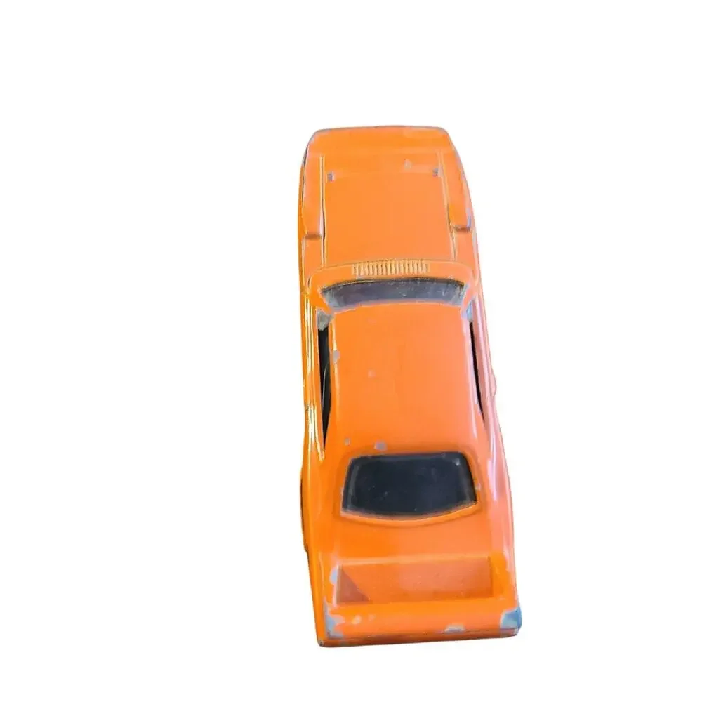 PLYMOUTH SUPERBIRD CHRYSLER GROUP SCALE 1/64 TOY CAR